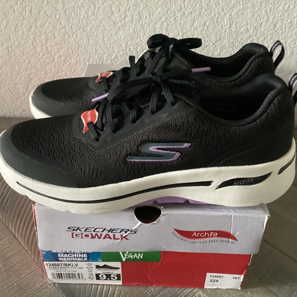 SKECHERS Women's Go Walk Arch Fit - Uptown Summer Casual Sneakers, size … - Picture 1 of 9